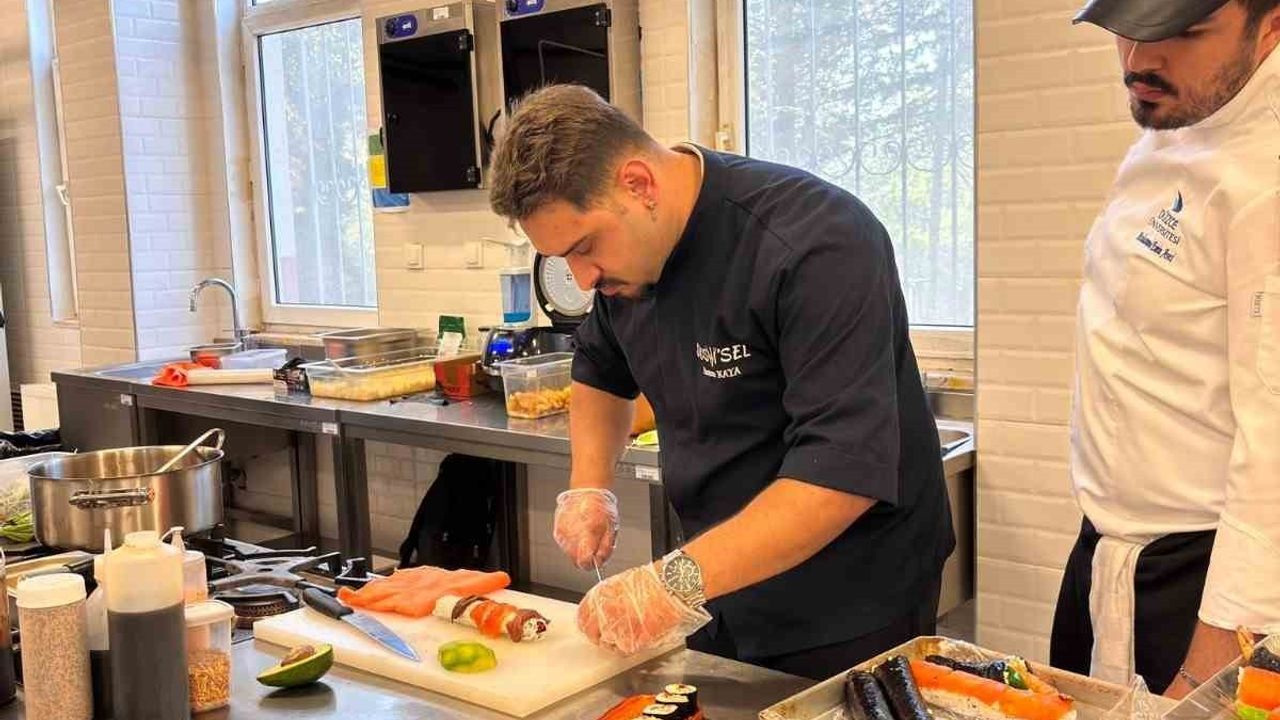 Düzce Üniversitesi'nde Sushisel ile Suşi Sanatı ve Teknikleri Workshop'u