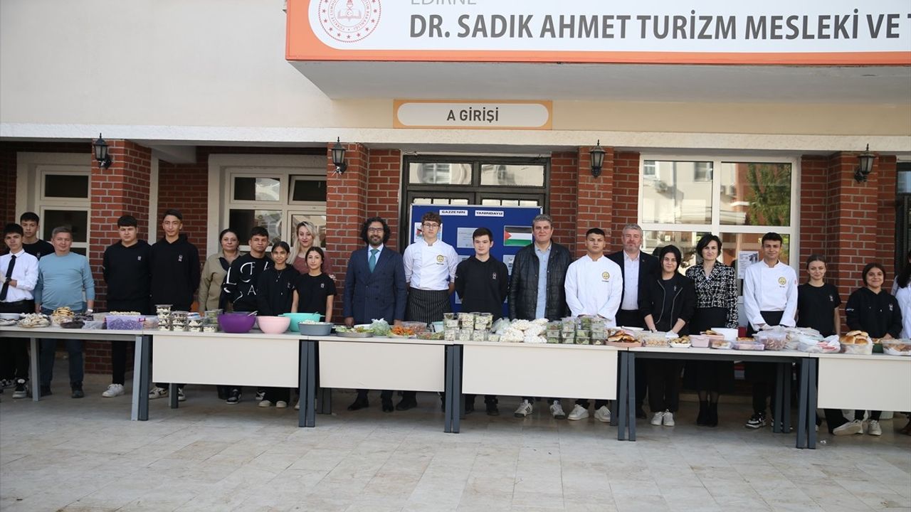 Edirne'de Aşçı Adayı Öğrencilerden Gazze'ye Yardım Kermesi