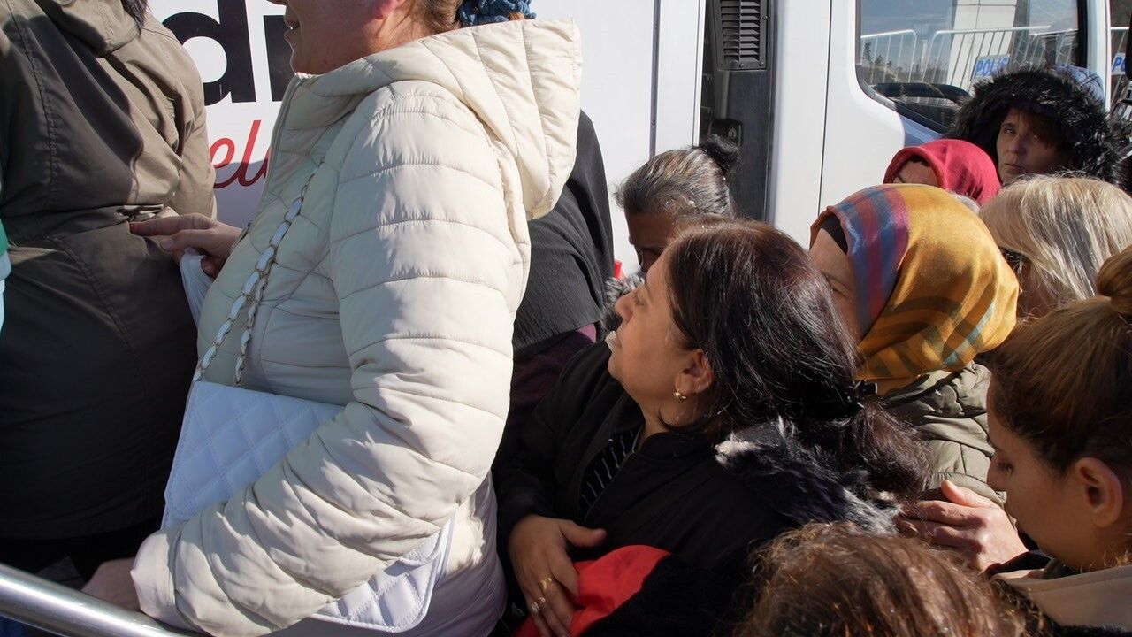 Edirne'de Kurtuluşun 103'üncü Yılında 'Yağ' İzdihamı: Vatandaşlar Ezilme Tehlikesi Geçirdi