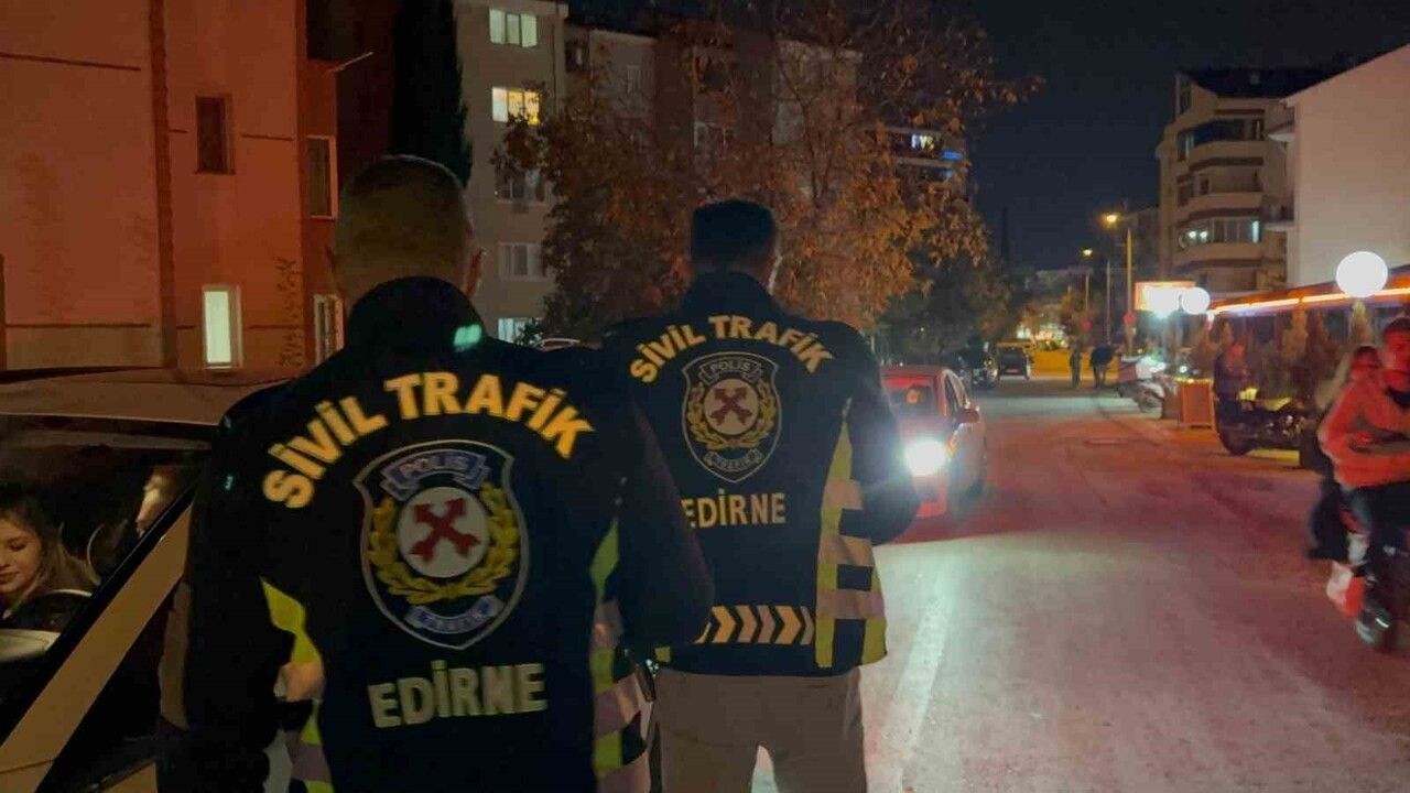 Edirne'de Polis Trafik Denetimi: 65 Araç, 12 Sürücüye İşlem