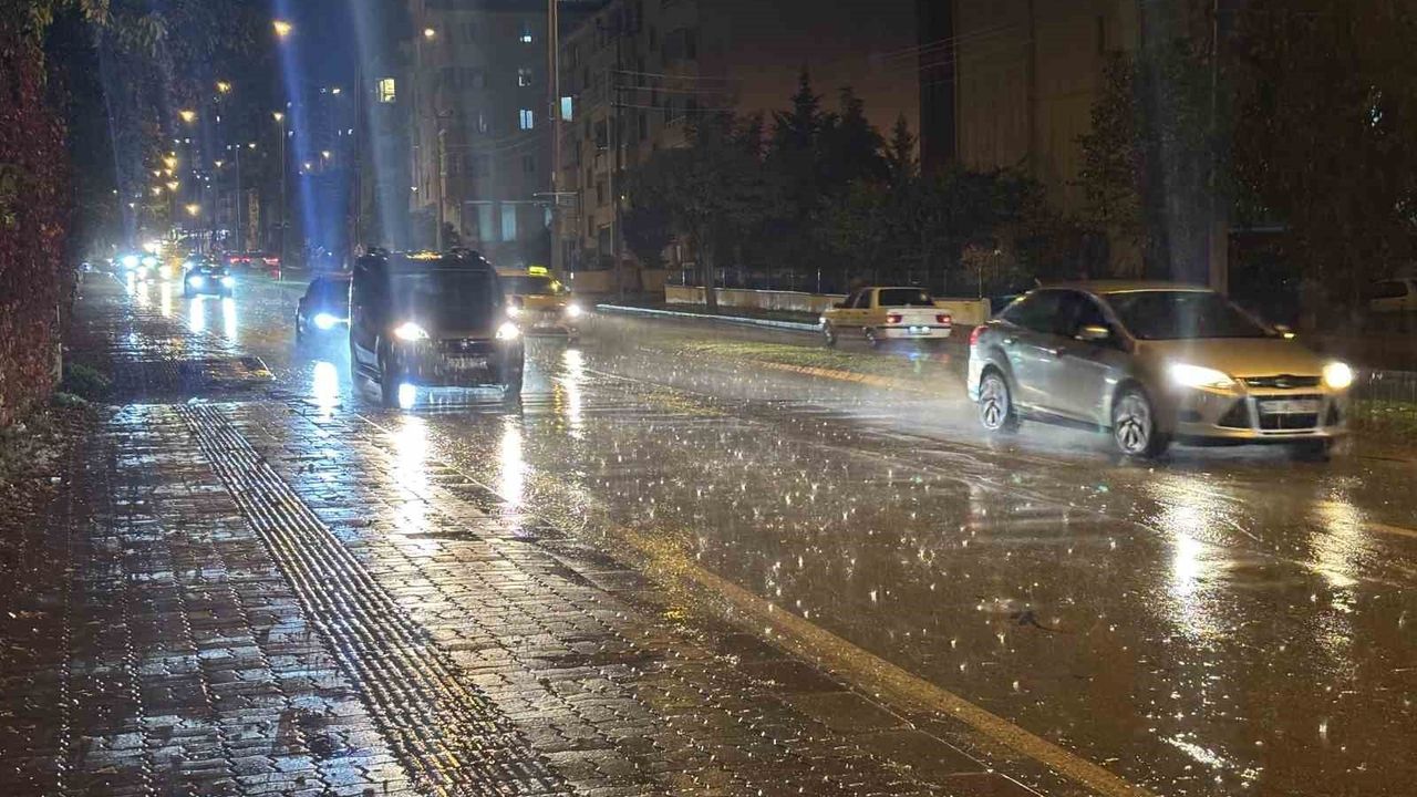 Edirne'de Sağanak Hayatı Olumsuz Etkiledi