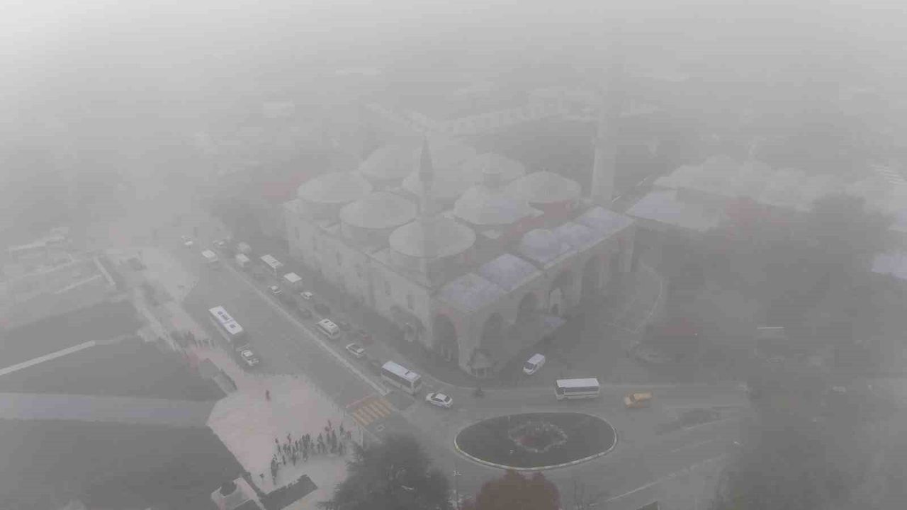 Edirne'de Yoğun Sis: Görüş 50 Metreye Düştü