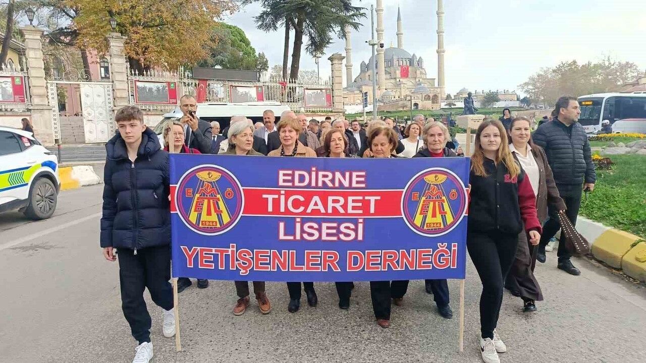 Edirne Ticaret Lisesi 81’inci Yılını Selimiye’nin Gölgesinde Kutladı