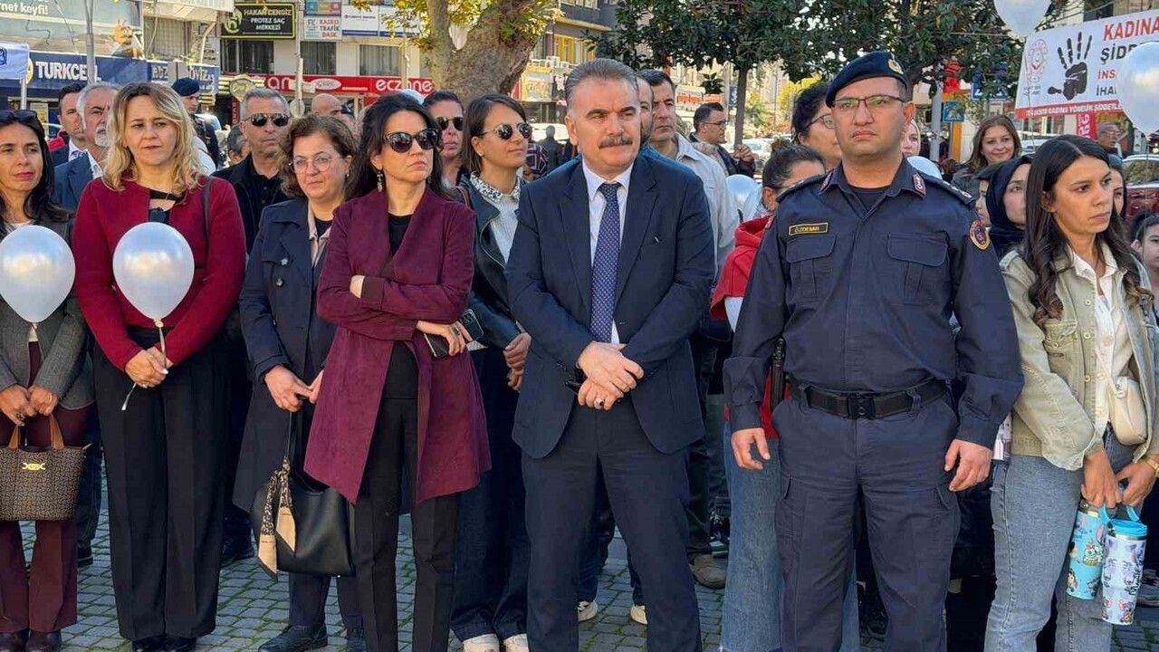 Edremit'te 'Benim Güvenli Evim' Projesiyle Jandarma Kadına Yönelik Şiddete Dikkat Çekti