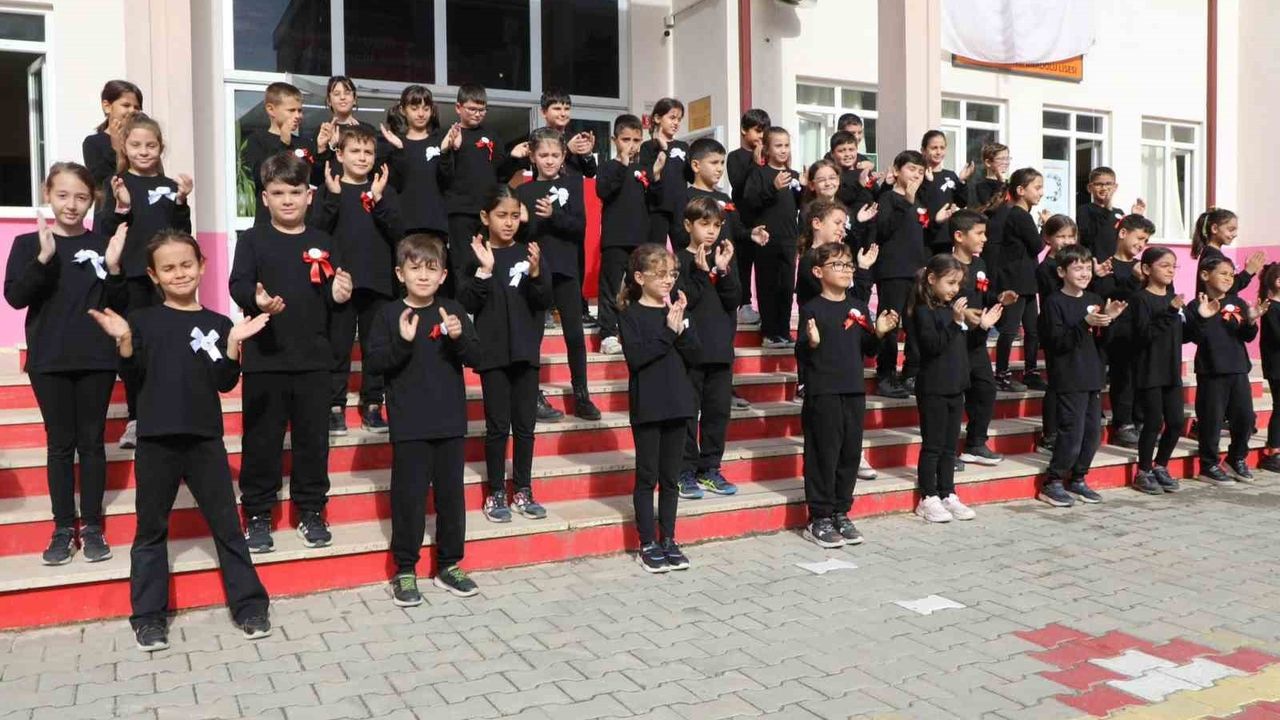 Edremit'te Kızılay Haftası Coşkusu — Kaymakam Odabaş'tan Gönüllülük Çağrısı