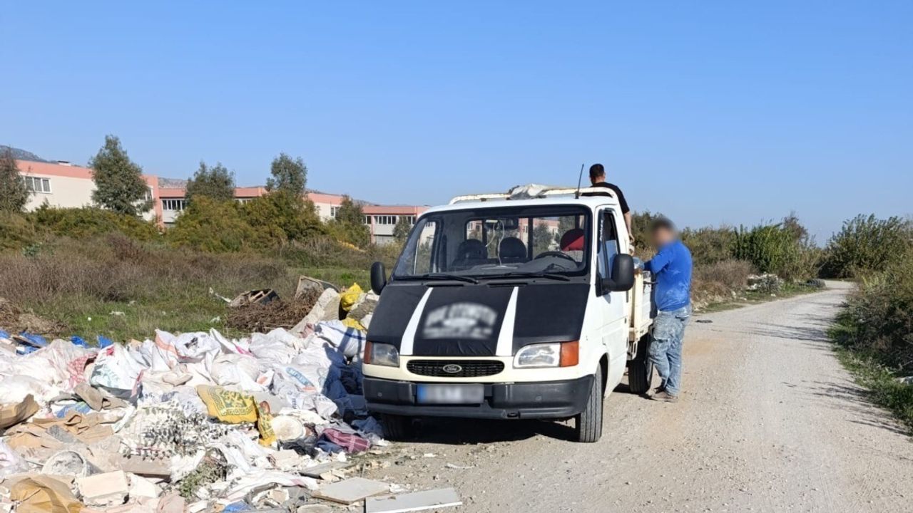 Efeler'de Kaçak Moloz Döken Kişiye 47 Bin TL Ceza