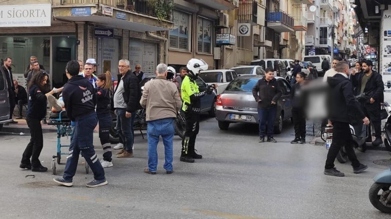 Efeler'de kurye motosikleti ile otomobil çarpıştı: 1 yaralı