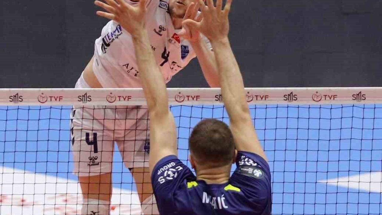 Efeler Ligi: Fenerbahçe, Altekma'yı 3-1 Yendi