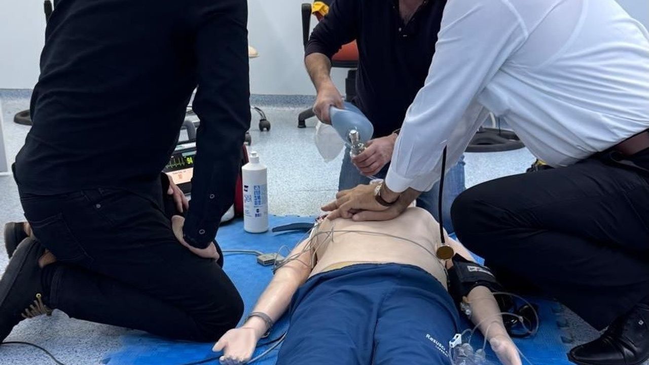 Elazığ'da Erişkinlerde İleri Yaşam Desteği (İLYAD) Eğitimi