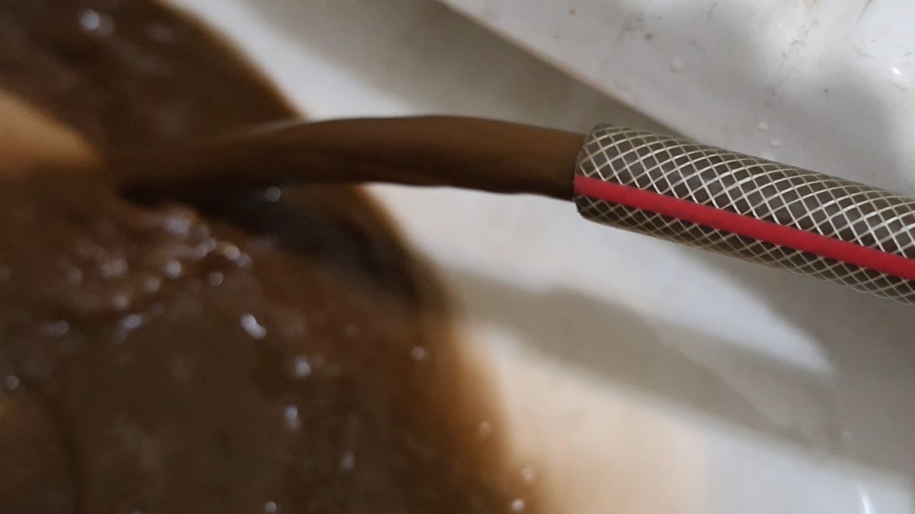 Elazığ'da Petek Temizliğiyle Yüzde 30 Tasarruf: Ustadan 'İki Yılda Bir' Uyarısı