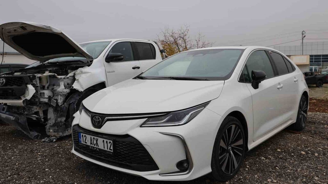 Elazığ'da Sıfır Kilometre Araçta Motor Arızası: 20 Günde Bozuldu, 5 Aydır Serviste