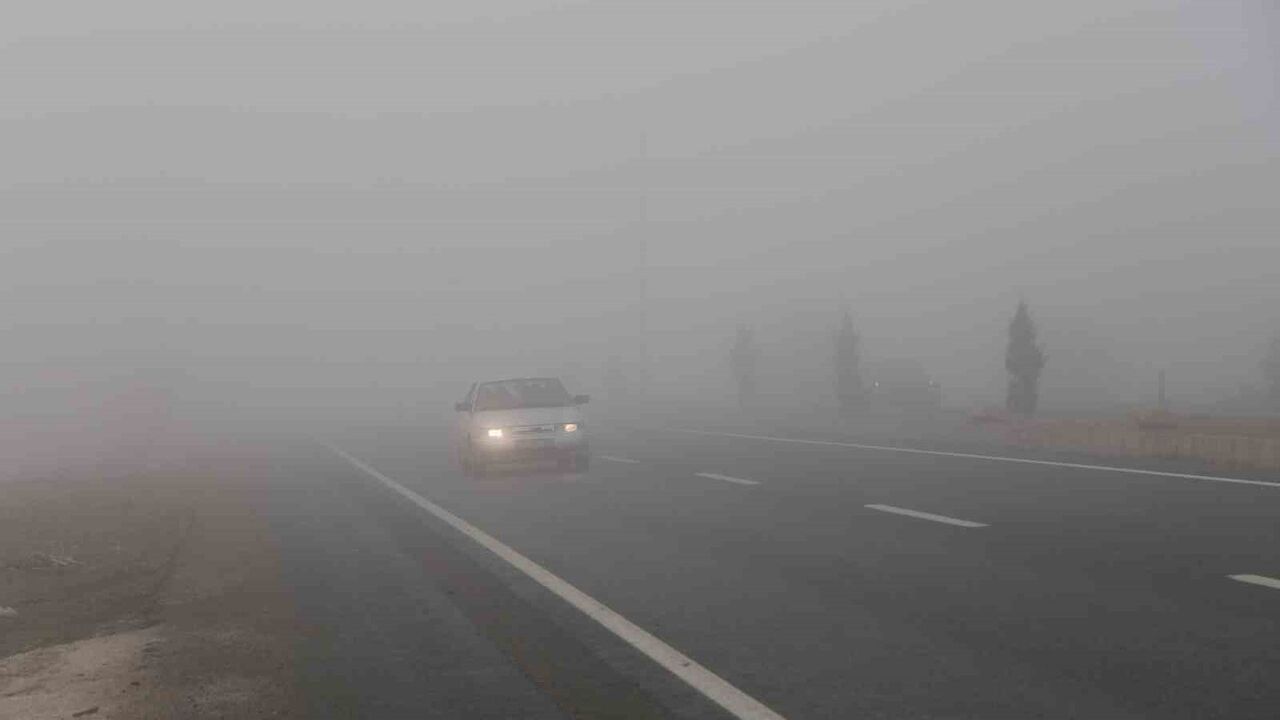 Elazığ'da Yoğun Sis: Görüş 5 Metreye Düştü