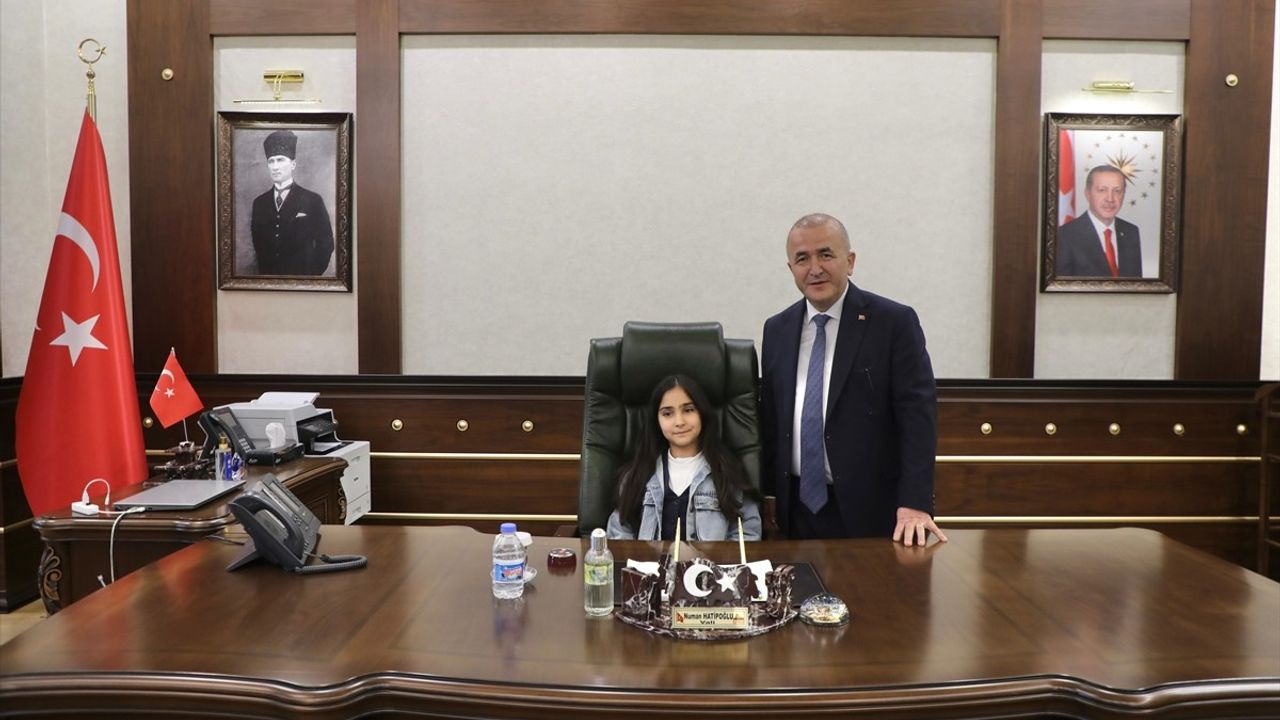 Elazığ Valisi Hatipoğlu, Valilik Hayali Kuran Eylül Mina'yı Makamında Ağırladı