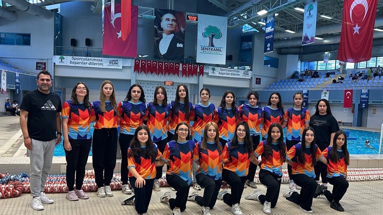 Elazığlı sporculardan su topunda büyük başarı — Cumhuriyet Kupası'nda 2’ncilik