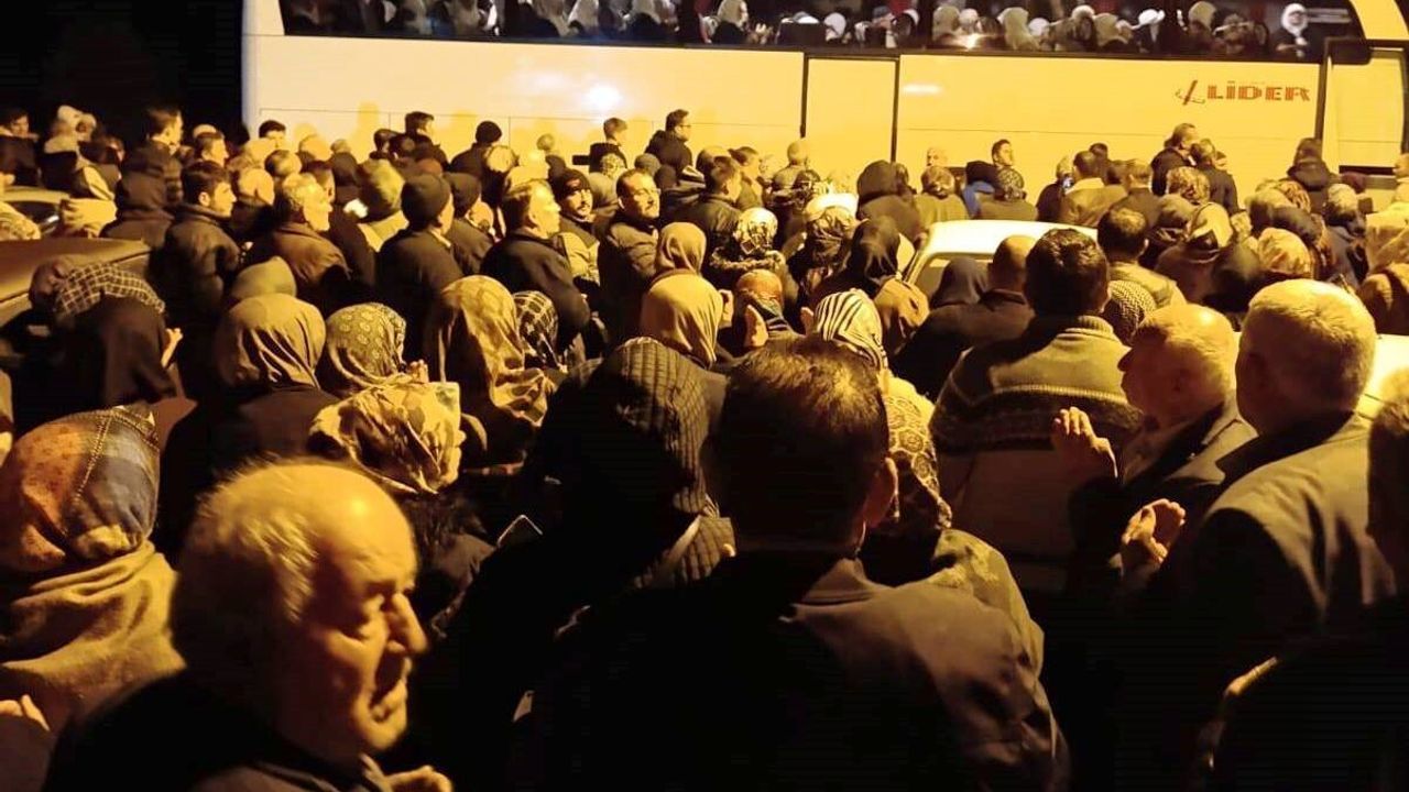 Emet'te 45 Umreci Dualarla Kutsal Yolculuğa Uğurlandı