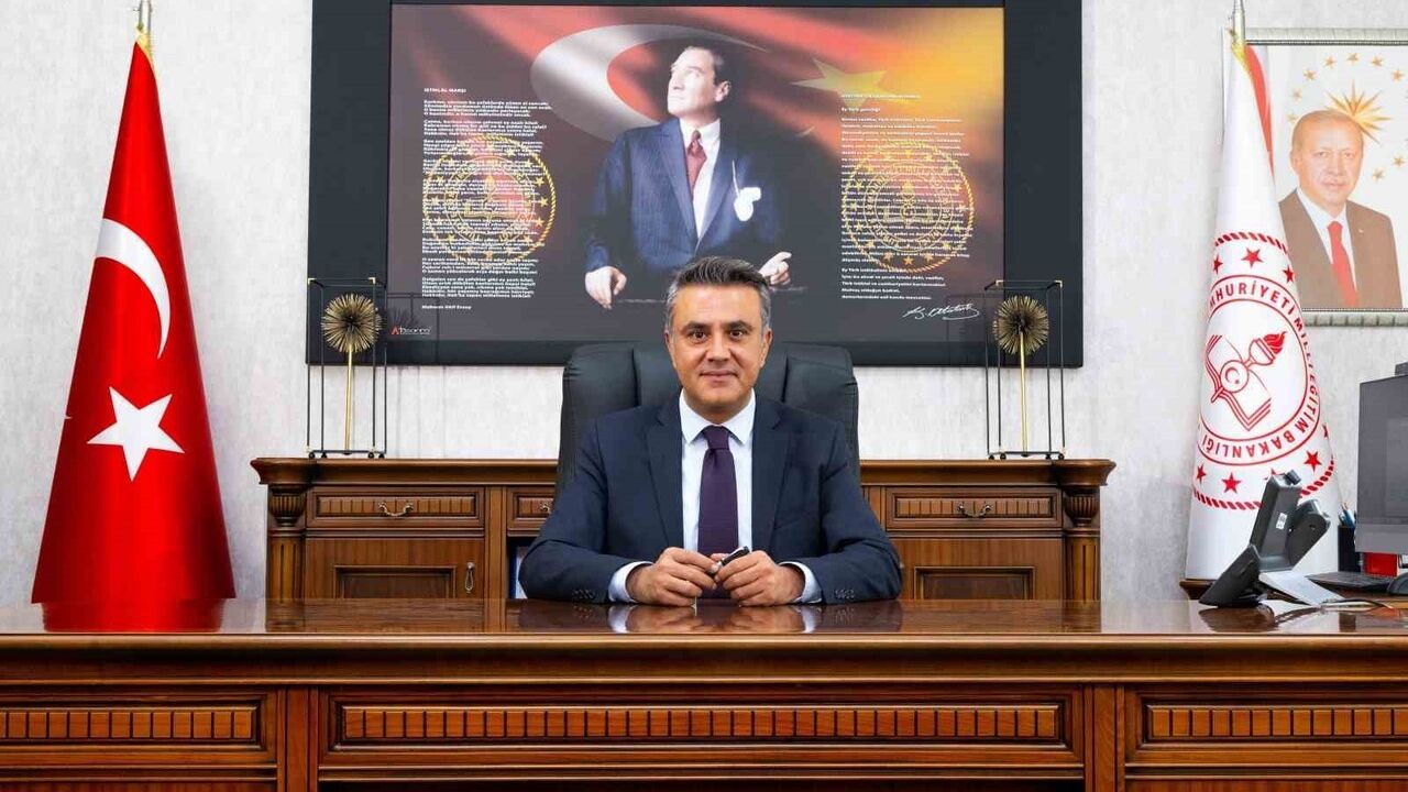 Emre Çalışkan'dan 24 Kasım Öğretmenler Günü Mesajı