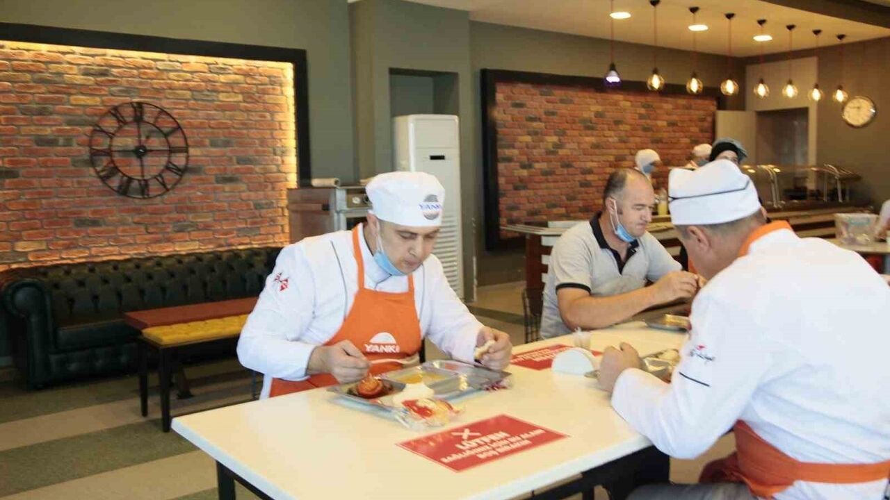 Endüstriyel Yemekte Ucuzluk Yarışı Toplum Sağlığını Tehdit Ediyor