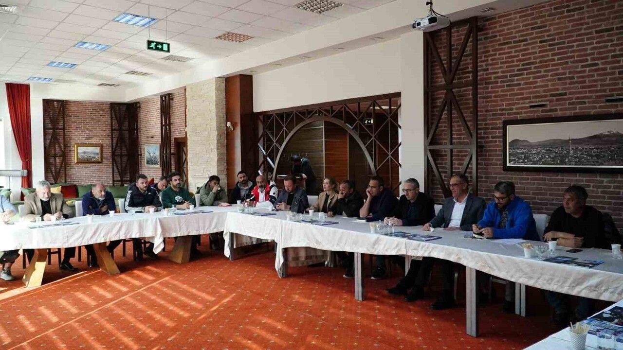 Erciyes’te Sezon Öncesi İstişare: Kayseri Erciyes A.Ş. Esnafla Buluştu