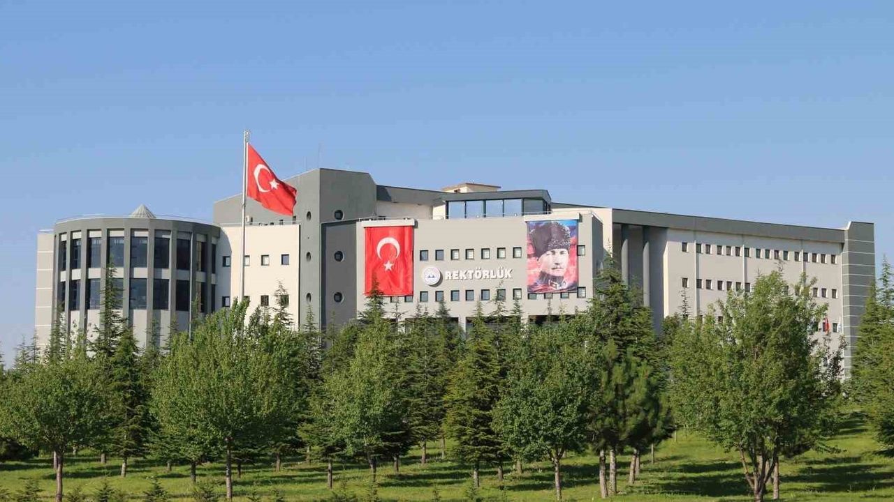 Erciyes Üniversitesi URAP 2025-2026 Türkiye Sıralamasında 11. Sırada