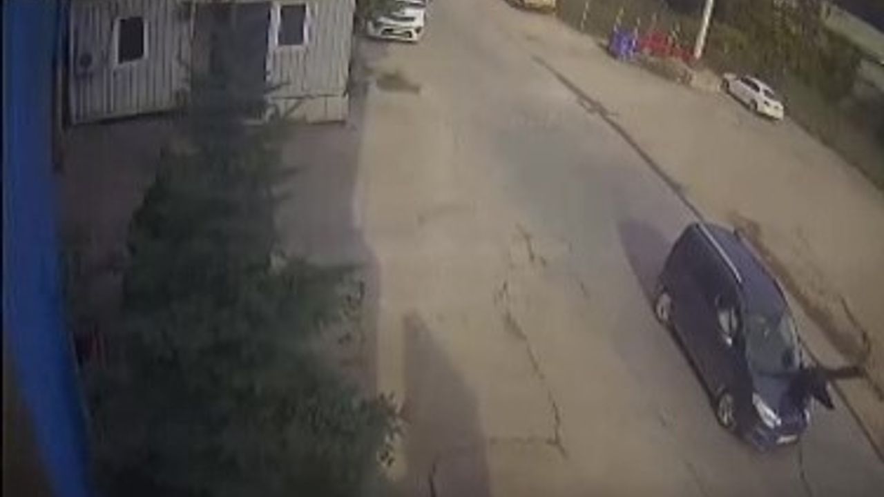 Ereğli'de Yaşlı Adama Araç Çarptı — Kaza Anı Kamerada