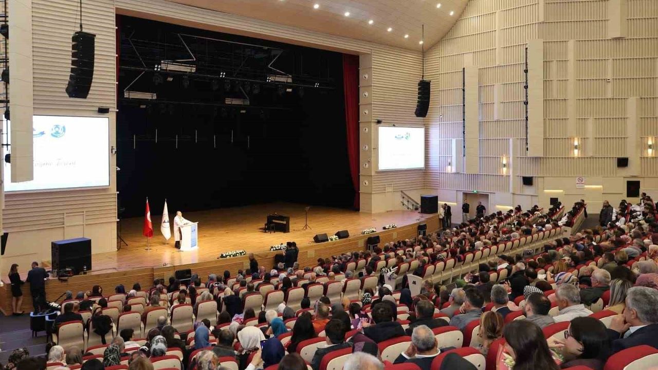 ERÜ Tıp Fakültesi'nde 391 Dönem 1 Öğrenci Beyaz Önlük Töreni