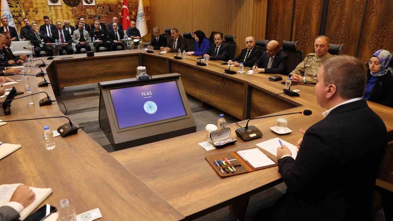 Erzincan'da 28. Birim Amirleri Toplantısı: Kış Hazırlıkları ve Yol Güvenliği