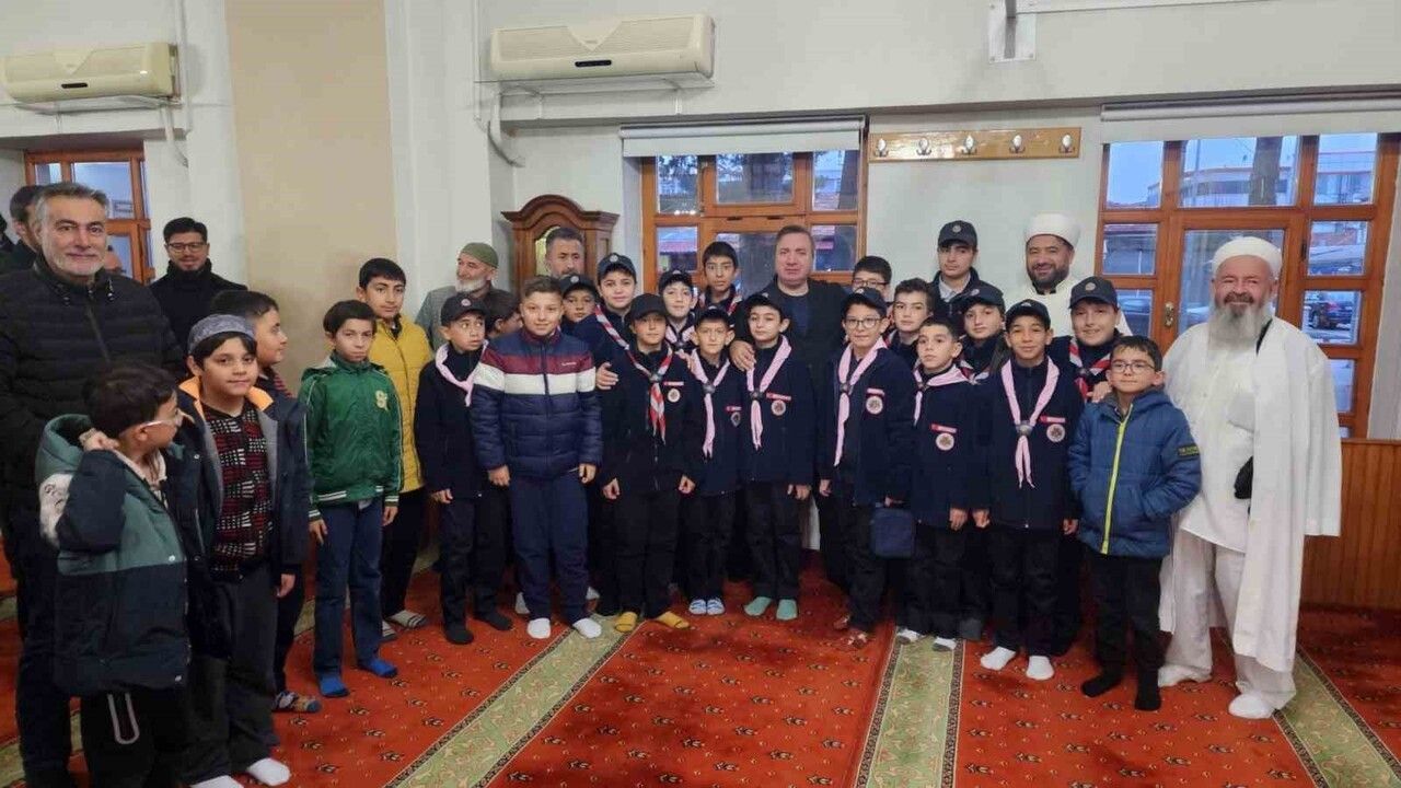 Erzincan'da Cumartesi Sabah Namazı Buluşmaları Camii Kebir'de Yoğun Katılım