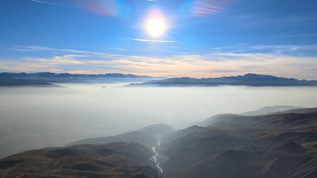 Erzincan Ovası 'Pamuk Denizine' Döndü: Keşiş Dağları’ndan Nefes Kesici Sis Manzarası