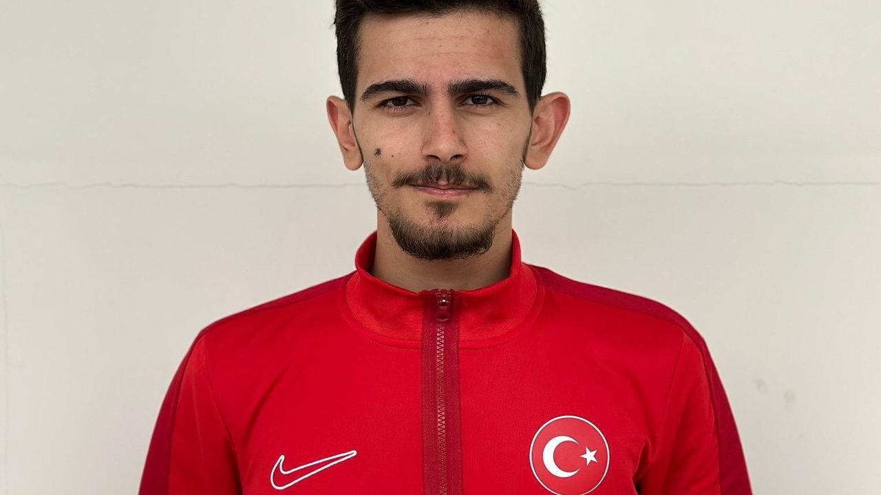 Erzincanlı Galip Berat Afal, Dünya Şampiyonası'nda Türkiye Rekoru Kırdı