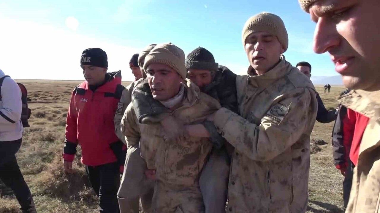 Erzurum'da Kaybolan Çoban Koyunların Arasında Hayatta Kaldı