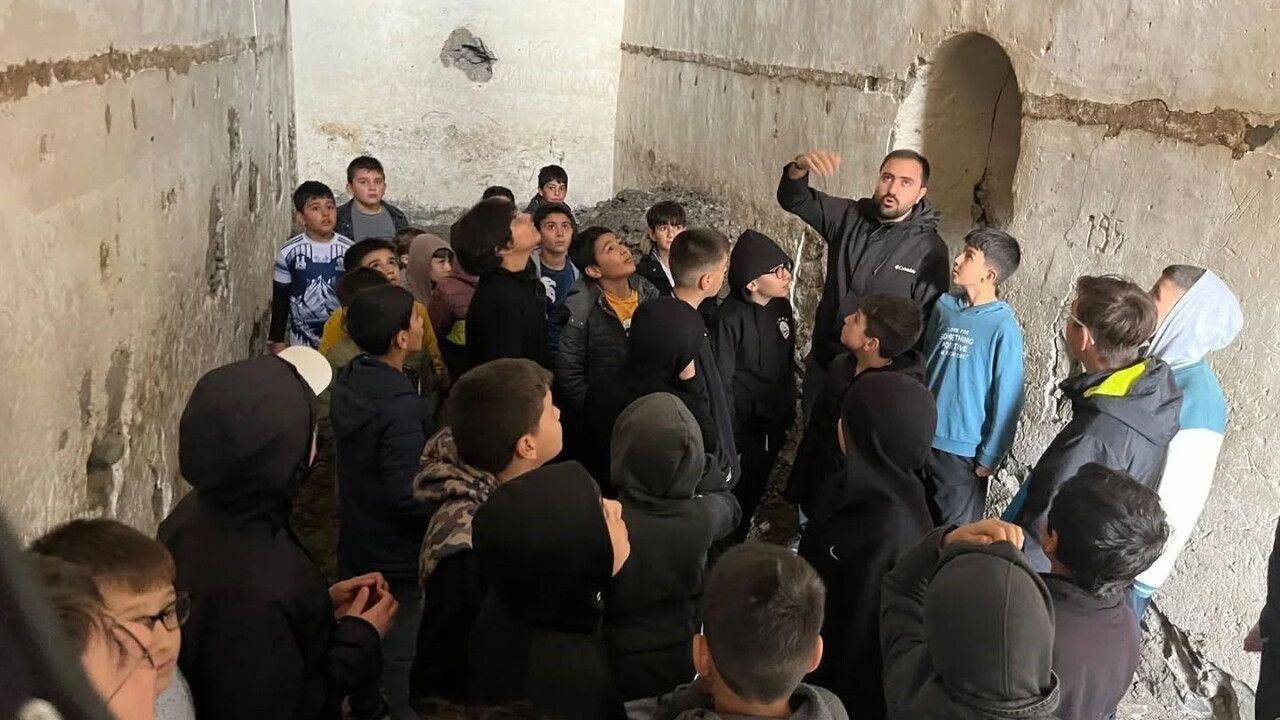 Erzurum'da 'Tarihin İzinde Ecdada Vefa' Projesiyle Gençlere Tarih Bilinci