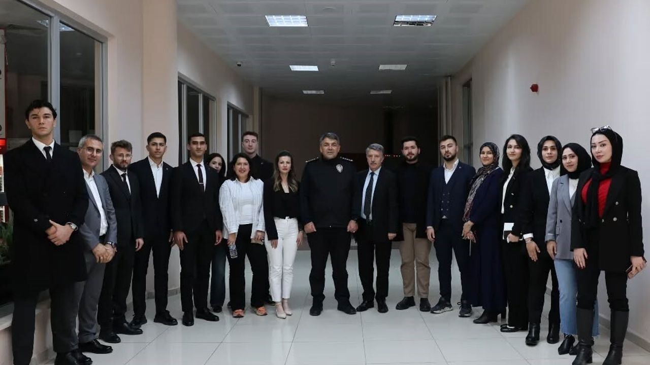 Erzurum Emniyet Müdürü Onur Karaburun Atatürk Üniversitesi Hukuk Fakültesi'nde