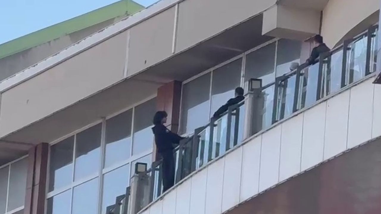 Erzurum MNG AVM'de İntihar Girişimi — Genç Kurtarıldı