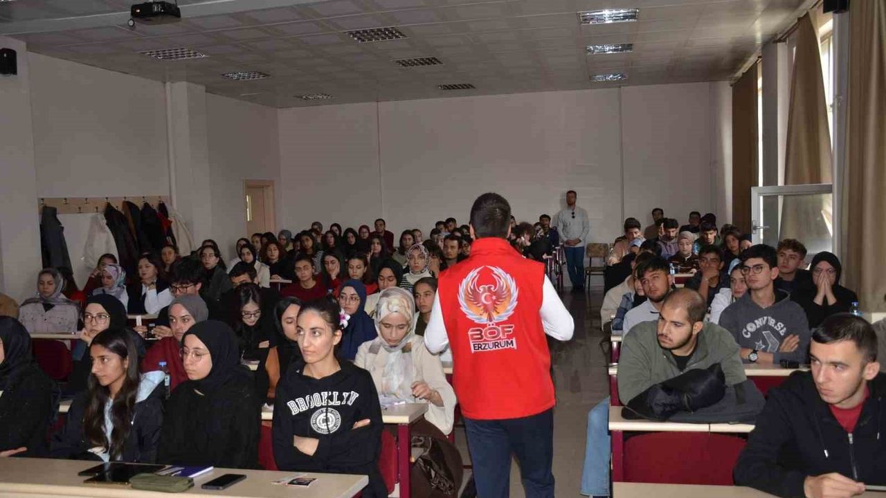 Erzurum Polisi 'Gençlik Güvenli Gelecek' Projesiyle 780 Öğrenciye Ulaştı