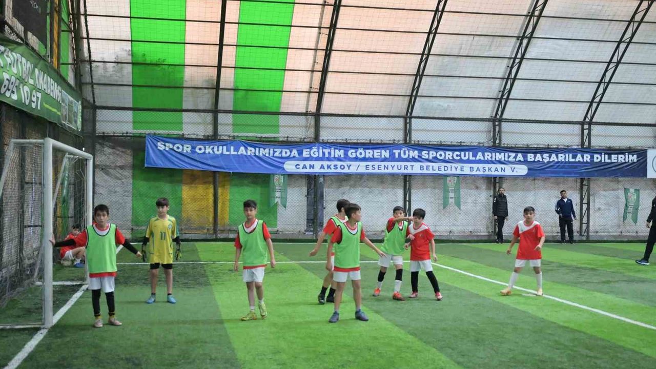 Esenyurt Belediyesi'nden Gençlere Spor Desteği: Recep Tayyip Erdoğan Parkı Futbol Okulu Şampiyon