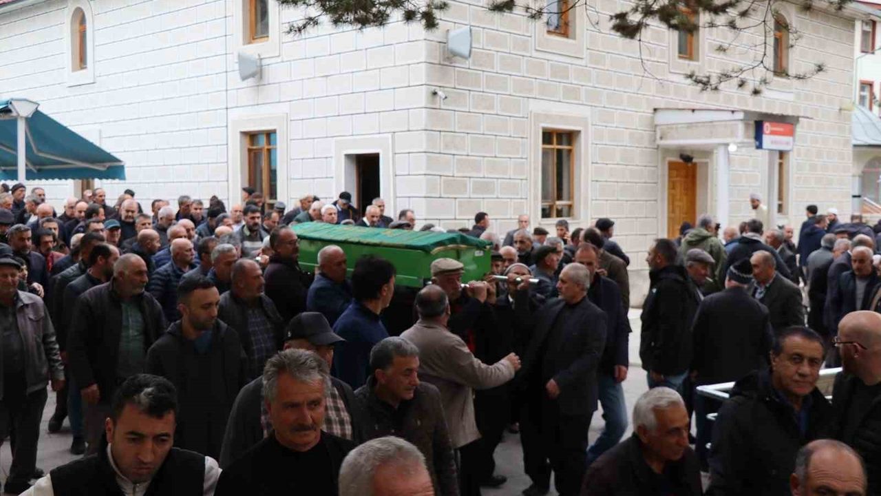 Eski Belediye Başkanı Reşat Yıldırım Olur'da Uğurlandı