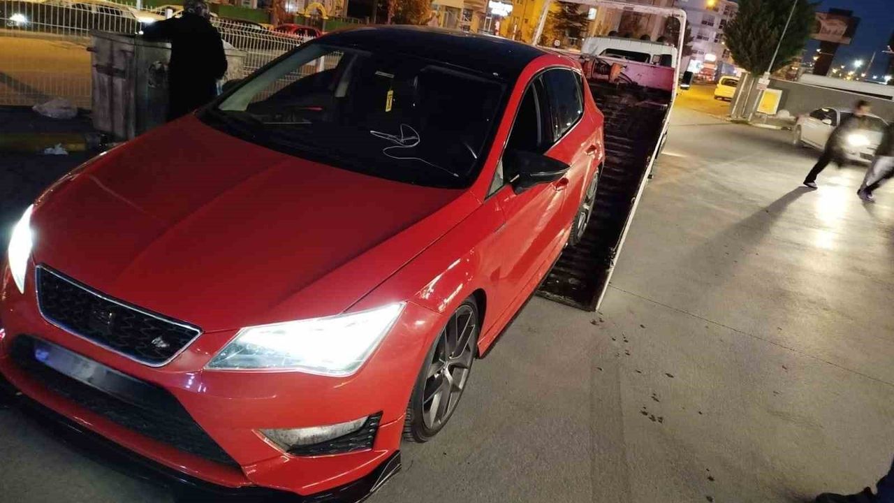 Eskişehir'de Abartı Egzozla Drift Yapan Sürücüye 74 bin 336 TL Ceza