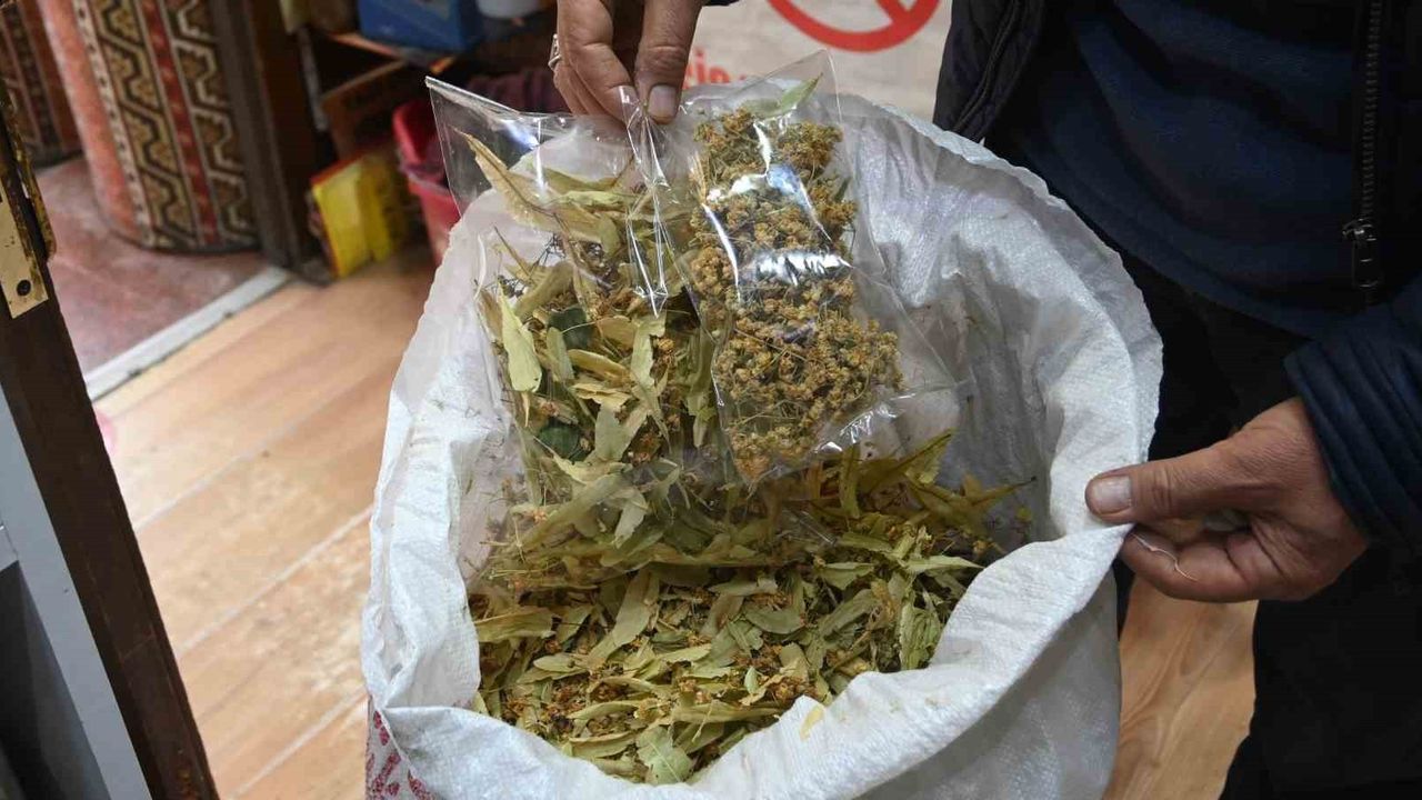 Eskişehir'de aktardan uyarı: Sallama poşet çaylar sağlık riski taşıyor