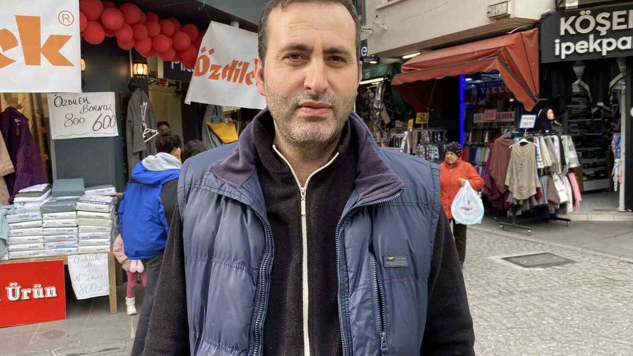 Eskişehir'de Dükkan Önünde Günlük 20 Kilo Patlamış Mısırla Müşteri Çekiyorlar