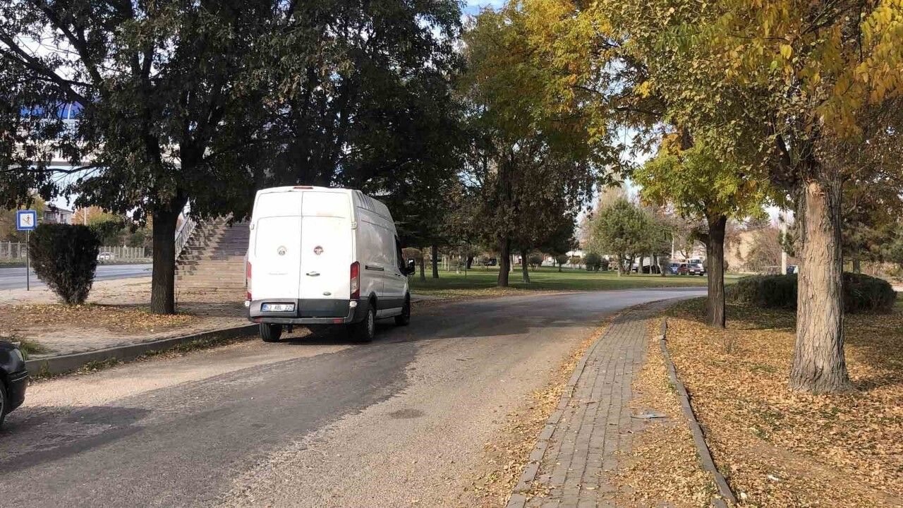 Eskişehir'de 'Dur' İhtarına Uymayan Çekme Belgeli Sürücüye 11 bin 427 TL Ceza