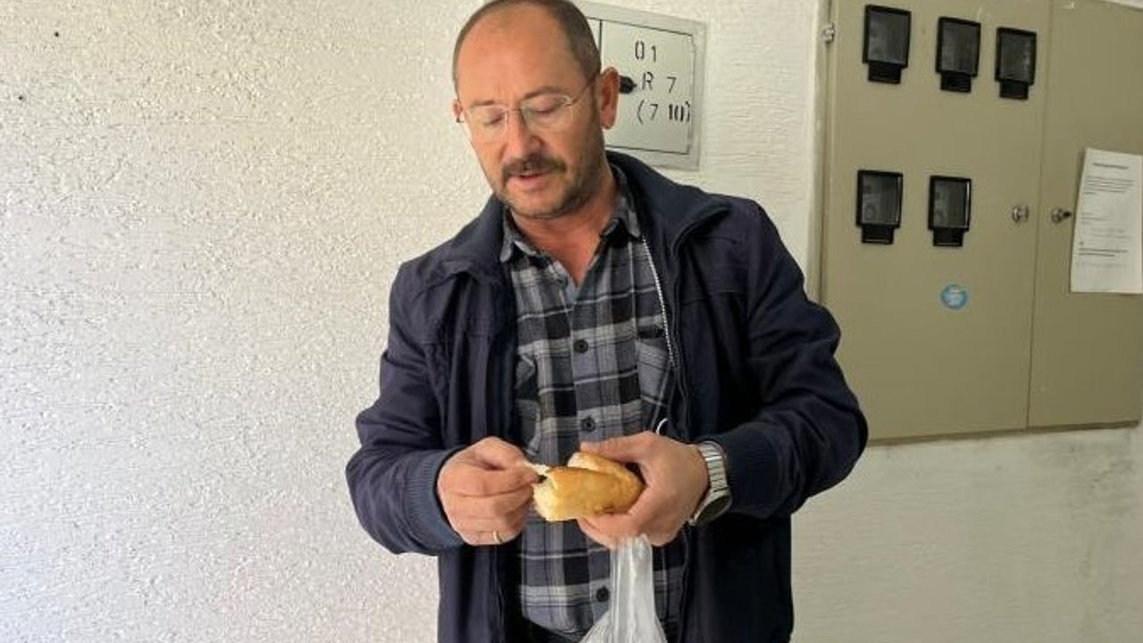 Eskişehir'de fırından çıkan naylon parçası müşteri şok etti