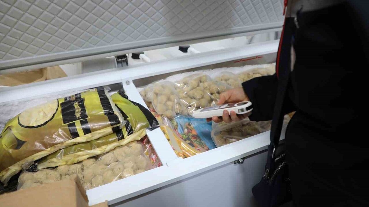 Eskişehir'de Gıda Denetimi Sürüyor: 2 İşletmeye Uyarı