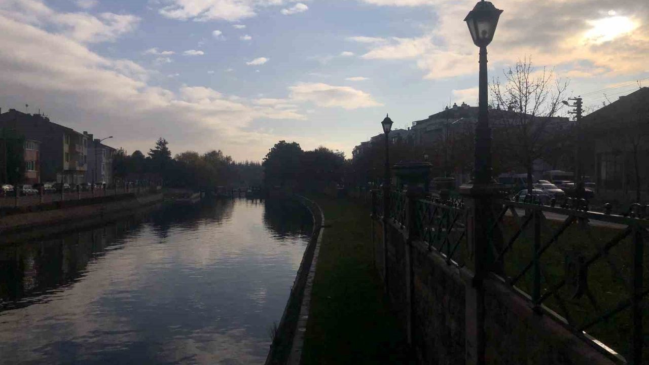 Eskişehir'de Porsuk Çayı'nda Kartpostallık Görüntüler