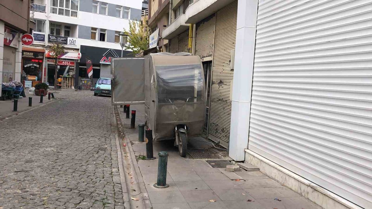 Eskişehir'de Tatlı İmalathanesinde Hijyen İhlali: Tatlılar Açıkta Taşındı