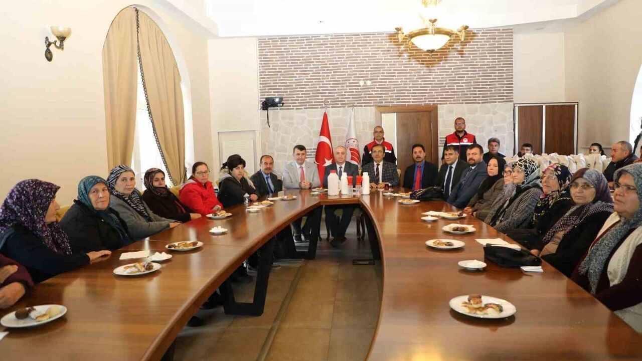 Eskişehir'de Yetiştiricilere Süt Hijyeni Eğitimi — 26 Katılımcı Sertifika Aldı