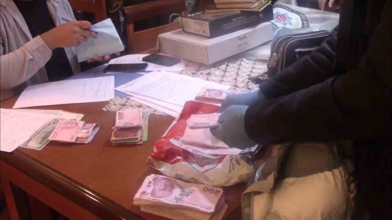 Eskişehir Merkezli Operasyon: FETÖ/PDY’nin Kadın Yapılanmasından 16 Gözaltı, 5 Tutuklama