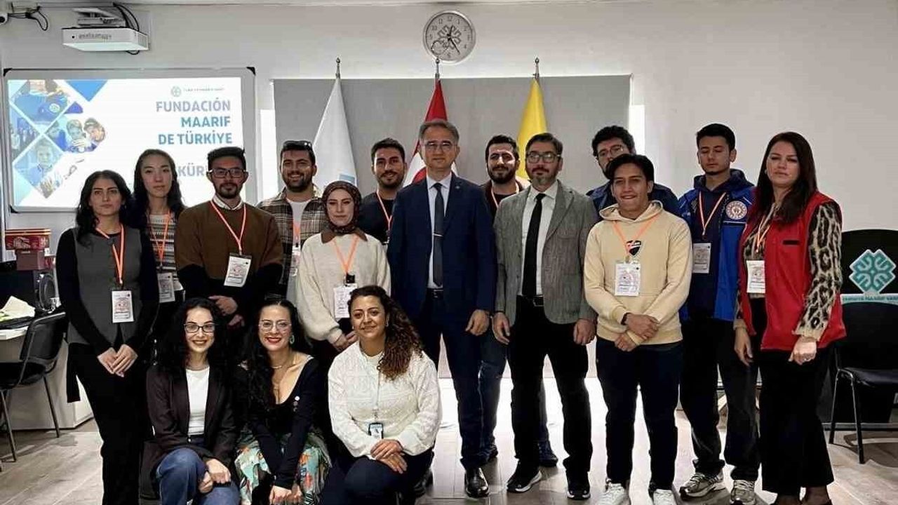 Eskişehirli Gençler Bogotá'da 'Sesimi Duy' Kültürel Buluşmasına Katıldı
