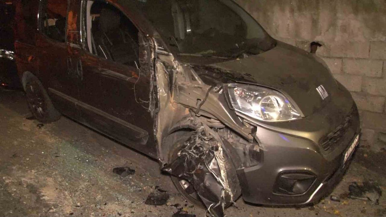 Eyüpsultan Alibeyköy'de Vinç Dehşeti: Alkollü İddiası, 2 Bina ve 2 Araç Hasar