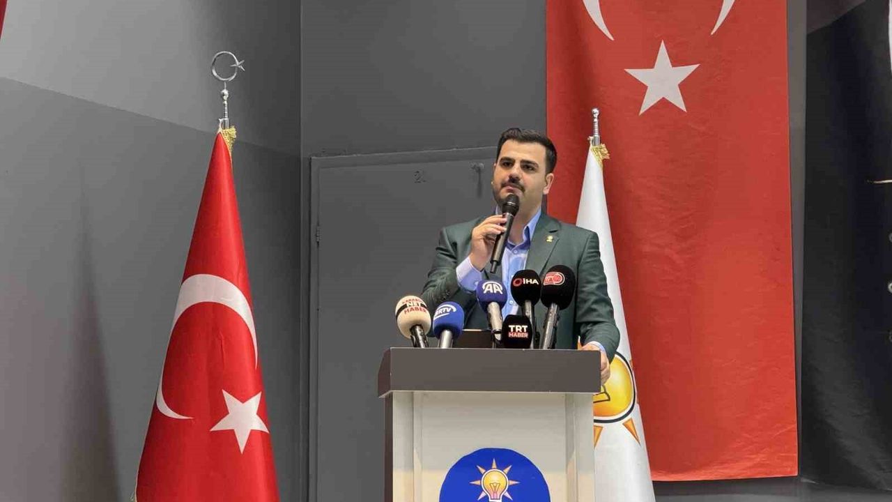 Eyyüp Kadir İnan: CHP'nin Üslubu Türk Siyasetinin Seviyesini Düşürüyor