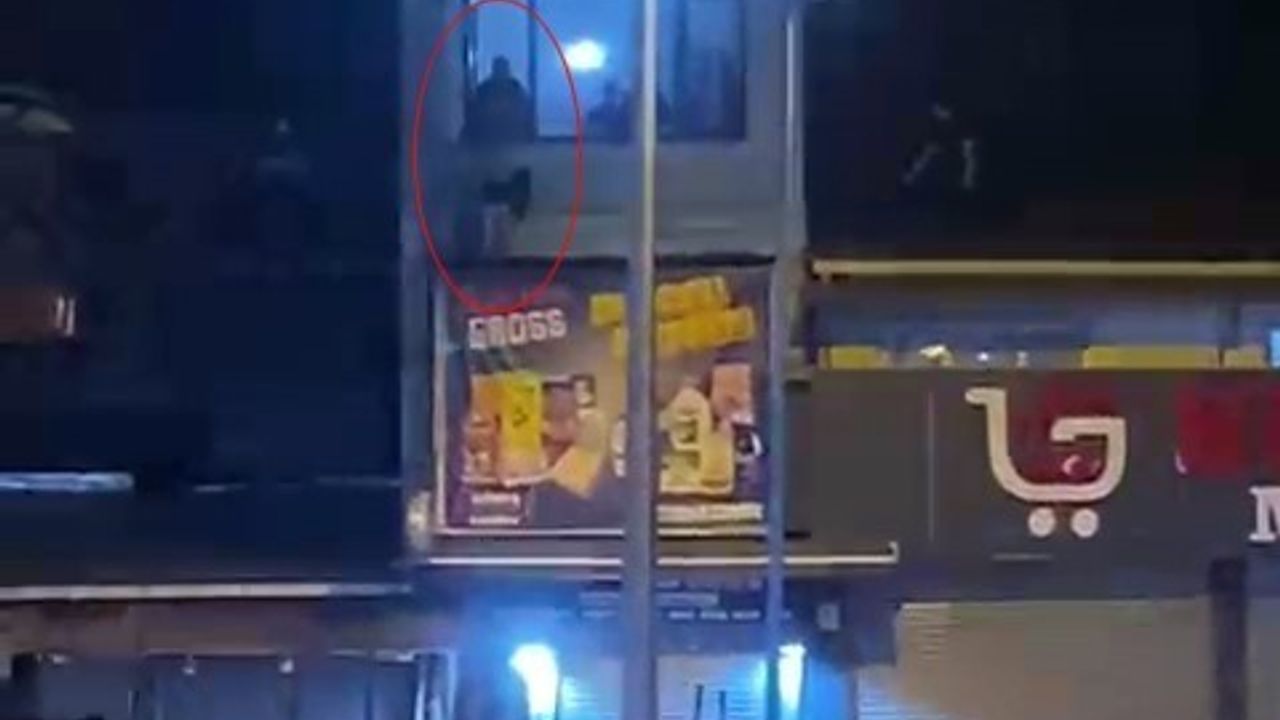 Fatih Kumkapı'da Dehşet: Komşusunu Darp Edip Pencereden Attı